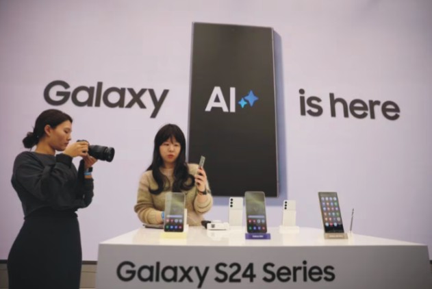 Samsung packs newest Galaxy S24 smartphones with AI functions to beat Apple