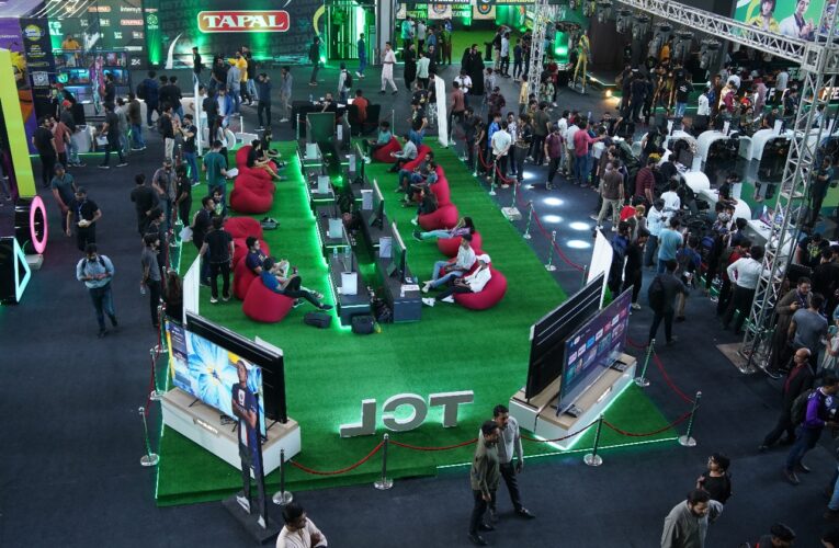 TCL Pakistan Celebrates Successful Partnership with Gamers Galaxy at eSports Festival 2024