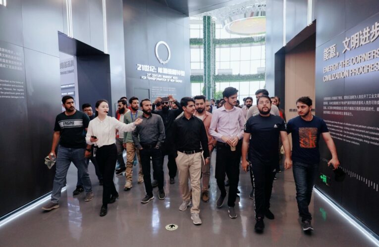 Pakistan Agriculture and Irrigation Delegation Visits LONGi Headquarters to Explore Solar-Powered Irrigation Solutions