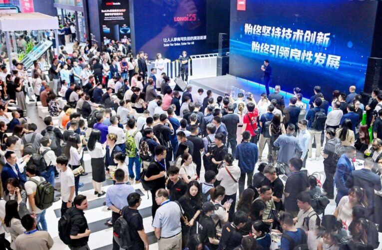 LONGi Unveils World’s First 700W HIBC Solar Module at SNEC 2025, Ushering in the “25%+ Era”