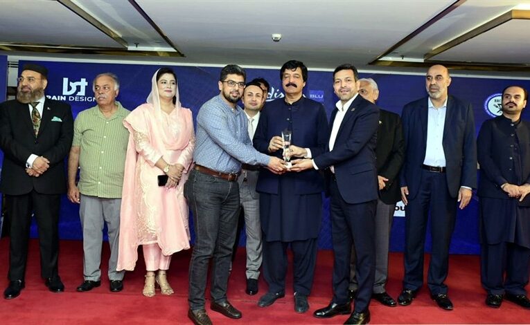 Cheezious Crowned Pakistan’s Favorite Pizza at Inaugural Food & Restaurant Awards 2025