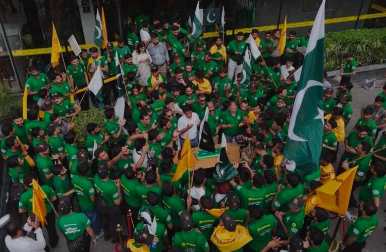 Cheezious Celebrated Independence Day with Patriotic Rally and Corporate Engagement Event at Gulberg Branch